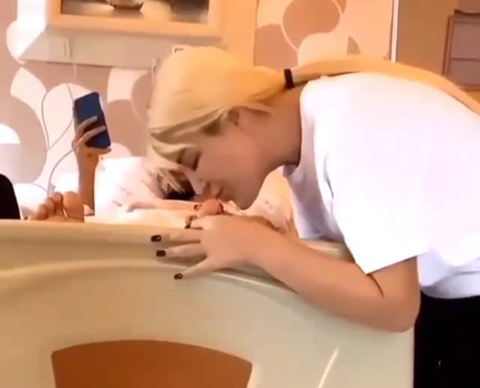 Selin Ciğerci...TÜRK LOKUMU DEDİ, TEK TEK ÖPTÜ!