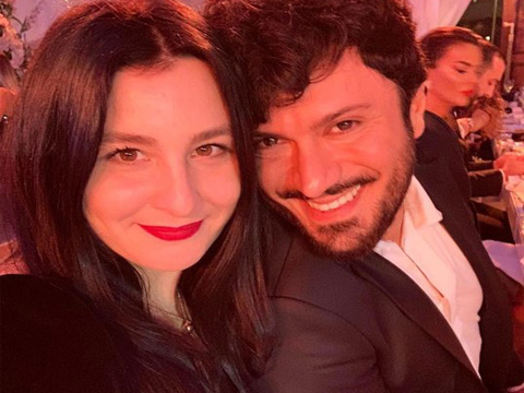 Yasemin Sakallıoğlu...NİŞAN ATMIŞTI BARIŞTILAR!