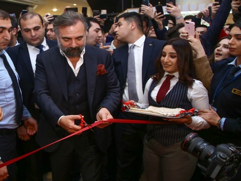 Oktay Kaynarca... 50 BİN KİŞİLİK AÇILIŞ!..