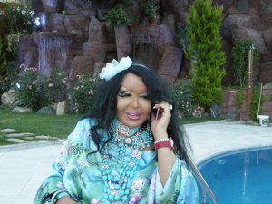 Bülent Ersoy... "YAŞLIYLA OLMAM / EVLENMEM / GELİNLİK GİYMEM"!..