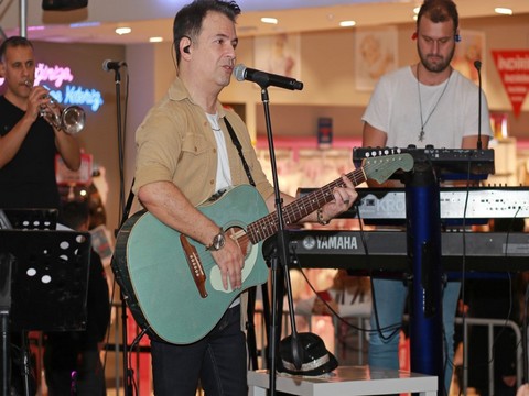 Bora Öztoprak... SANAT HAYATININ 25. YILINI KUTLUYOR!..