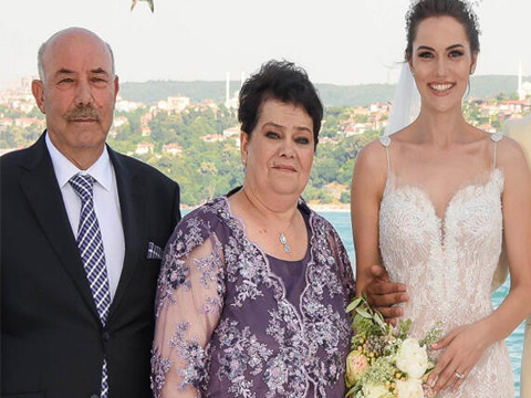 Fahriye Evcen Özçivit...BABASINI KAYBETTİ!!..