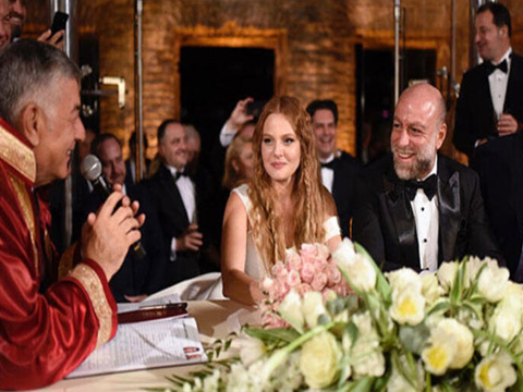 Naz Elmas - Erol Özmandıracı...EVLENDİLER!