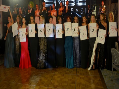 Türk Kalp Vakfı... YENİ YIL BALOSUNDA “ÇOCUKLARIMIZIN KALBİ BİZLERİN ELİNDE” MESAJI VERİLDİ..