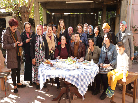 Murat Yıldırım...‘RAMO’NUN MAHALLESİNDEKİ KADINLARLA BULUŞTU!