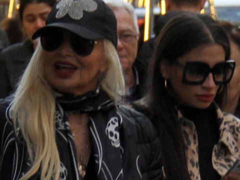 Sevim Emre...BODRUM'DA KÖPEK SALDIRMIŞ!