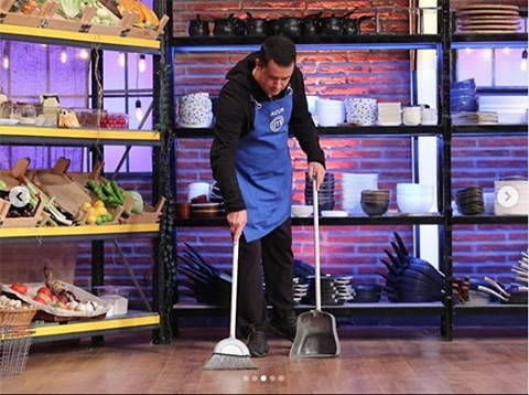 MasterChef Türkiye...KİMSEYE AYRICALIK YOK, PATRON YERLERİ SÜPÜRDÜ!