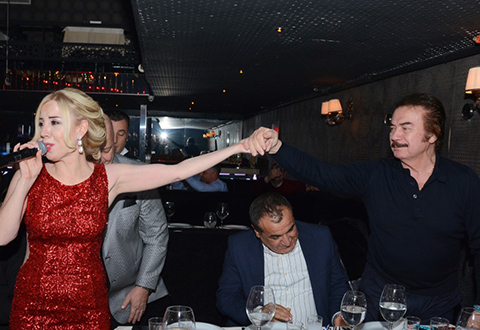 Sibel Yıldırım...'ORHAN BABA'SI HER ZAMAN ARKASINDA!