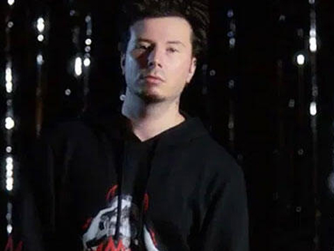 Emrah Karaduman...'DİPSİZ KUYUM' YÜZÜNDEN DAVALIK OLDU!