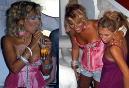 Demet Akalın... SARHOŞLUK HALLERİ !..