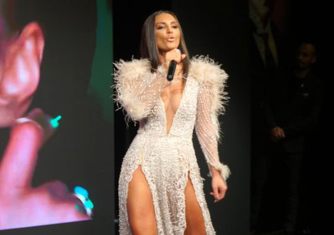 Genta İsmajli...CESUR DEKOLTE ÖDÜL TÖRENİNE DAMGA VURDU!