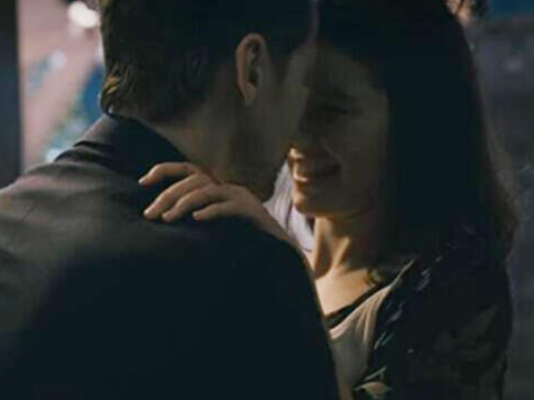 Beren Saat Doğulu...ATİYE'NİN SEVİŞME GÖRÜNTÜLERİ SOSYAL MEDYAYI SALLADI