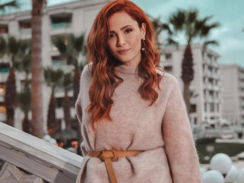 Mine Tugay...2019'A İLGİNÇ VEDA!