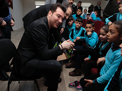 Murat Kurşun...NİZİPLİ ÇOCUKLARA YENİ YIL HEDİYESİ!