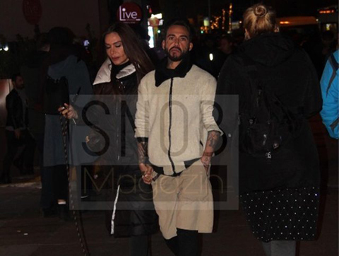 Sevda Demirel - Doruk Doğrusöz...EL ELE GÖRÜNTÜLENDİLER; 'NE GÖRÜYORSANIZ O!'