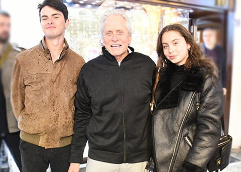 Michael Douglas...EŞİNİ YOLLADI, ÇOCUKLARIYLA POZ VERDİ!