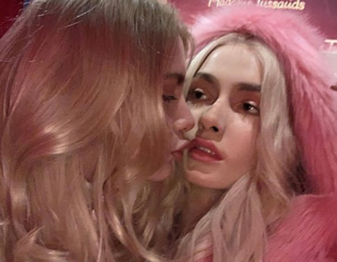 Aleyna Tilki...KENDİNİ DUDAKLARINDAN ÖPTÜ!