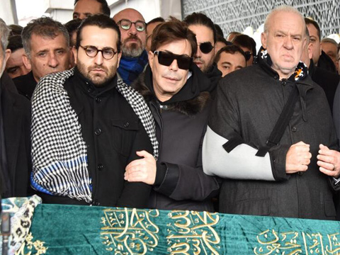 Fatih Ürek… ABLASINI SON YOLCULUĞUNA UĞURLADI