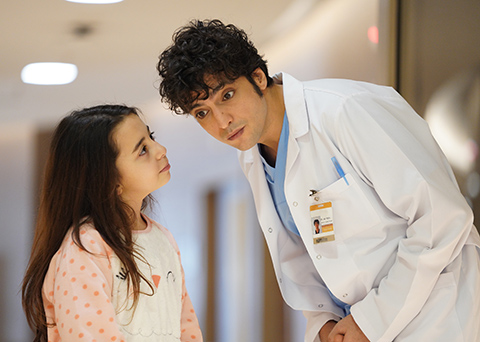 Mucize Doktor...BETÜŞ'ÜN SIRRI AMELİYATI ERTELER!