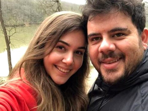 Berfu Yenenler...ROMANTİK KUTLAMA!