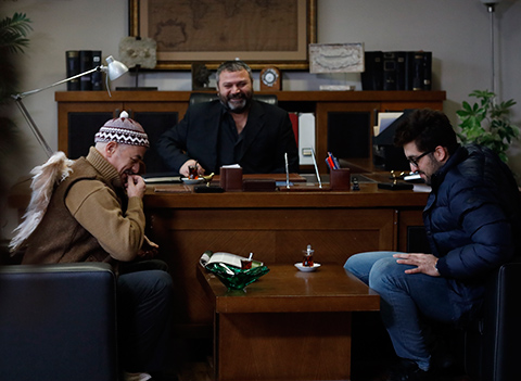 Tutunamayanlar...TARIK’IN BAŞI BELADA!