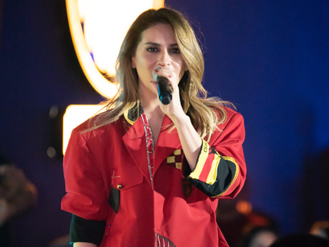 Aynur Aydın … PANTOLONU EVDE UNUTTUM!