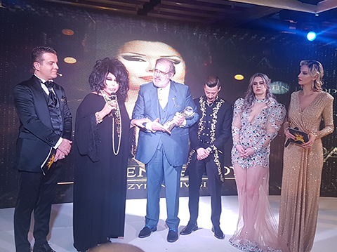 Bülent Ersoy...'YÜZYILIN DİVASI' TAÇLANDI!