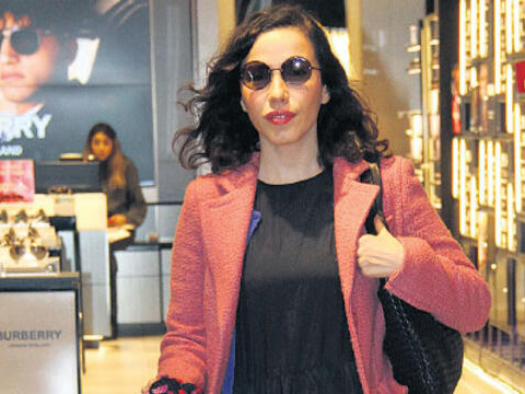 Burcu Güneş...BENİM İŞİM SANAT 'KUYUCU' DEĞİLİM!