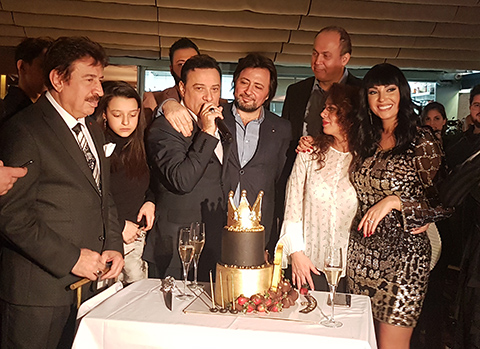 Ayhan Aşan...YENİ YAŞINA SÜRPRİZ KUTLAMA!