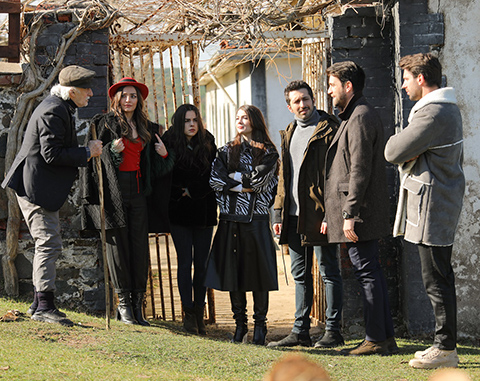 Afili Aşk...AŞKTA VE İŞTE KİM KAZANACAK?