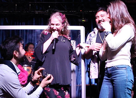 Suzan Kardeş...SAHNESİ'NDE EVLİLİK TEKLİFİ!