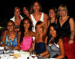 Linet... "KIZLAR PARTİSİ"NDE STRES ATTI!