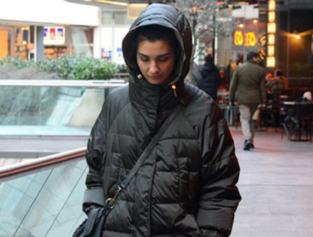 Tuba Büyüküstün...YÜZÜ GÜLMÜYOR!