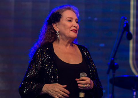 Suzan Kardeş...BULGARİSTAN'DA SEVGİLİLER GÜNÜ KONSERİ!