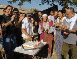 "Hanımın Çiftliği"... PASTALI KUTLAMA İLE ÇEKİMLERİ BAŞLADI!