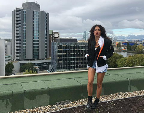 Cansu Tosun Köstendil... BU KEZ KLİP YILDIZI OLDU!