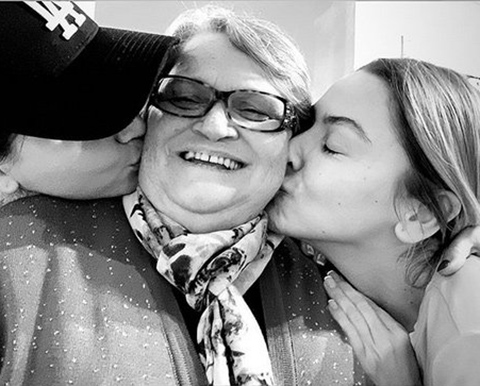 Hadise...DUYGUSAL KUTLAMA!