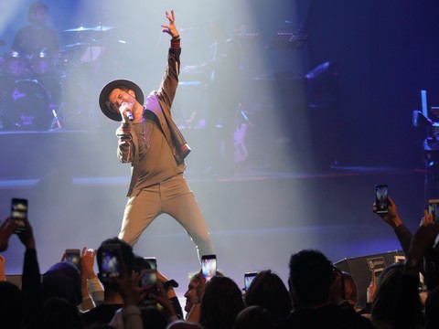 Kenan Doğulu... 2020 "VAY BE" TURNESİNE ANKARA'DAN BAŞLADI!..