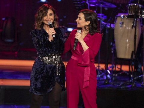 Betül Demir... "AİLEMDEN GİZLİ OLARAK SAHNEYE ÇIKMAYA BAŞLADIM"!..