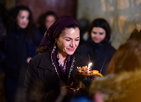 Hatice Aslan...ZÜMRÜDÜANKA SETİNDE SÜRPRİZ DOĞUMGÜNÜ!