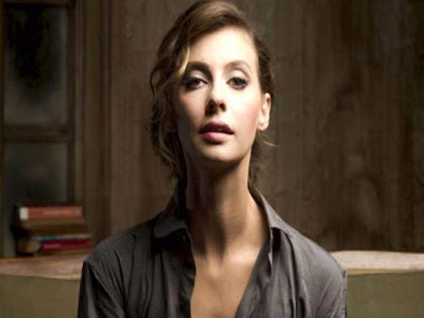 Tuba Ünsal...İÇ ÇAMAŞIRSIZ POZLARI OLAY OLDU!