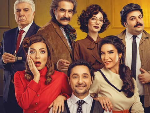 Burcu Kara... DÖNEM KADINI OLARAK TİYATROYA GERİ DÖNÜYOR!..