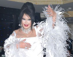 Bülent Ersoy... CENİN TAKVİYESİ YAPTIRDI!