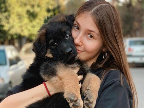 İlayda Akdoğan...İRAN'DA EV KARANTİNASINDA!