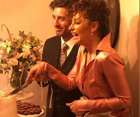 Didem Balçin...SELCAN HATUN YÜZÜĞÜ TAKTI!