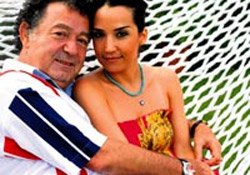 Kayahan... "NİLÜFER SEVGİLİSİYLE ÇALIŞSIN"!