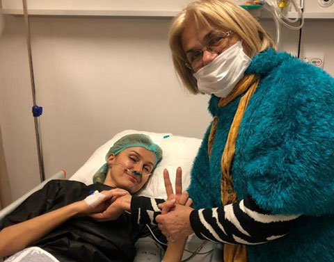 Tuğba Özay...MİDE KANAMASI GEÇİRDİ!