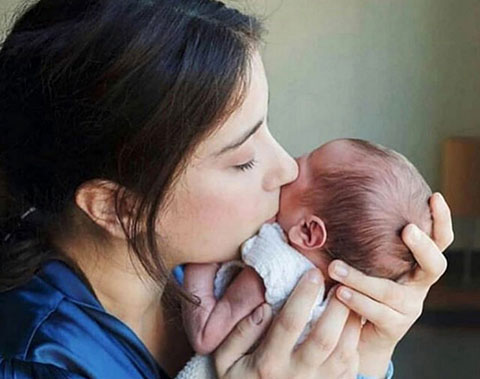 Hazal Kaya Atay...'OĞLAN GECELERİ UYUMAZ OLDU!'