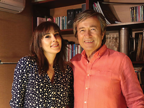 Erol Evgin...FUNDA ARAR'A DOĞUM GÜNÜ SÜRPRİZİ!