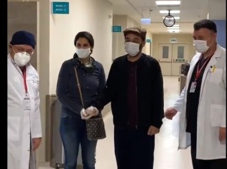 Burak - Seda Akkul...ÇİFT KORONAVİRÜSÜ YENDİ, HASTANEDEN TABURCU OLDU!..